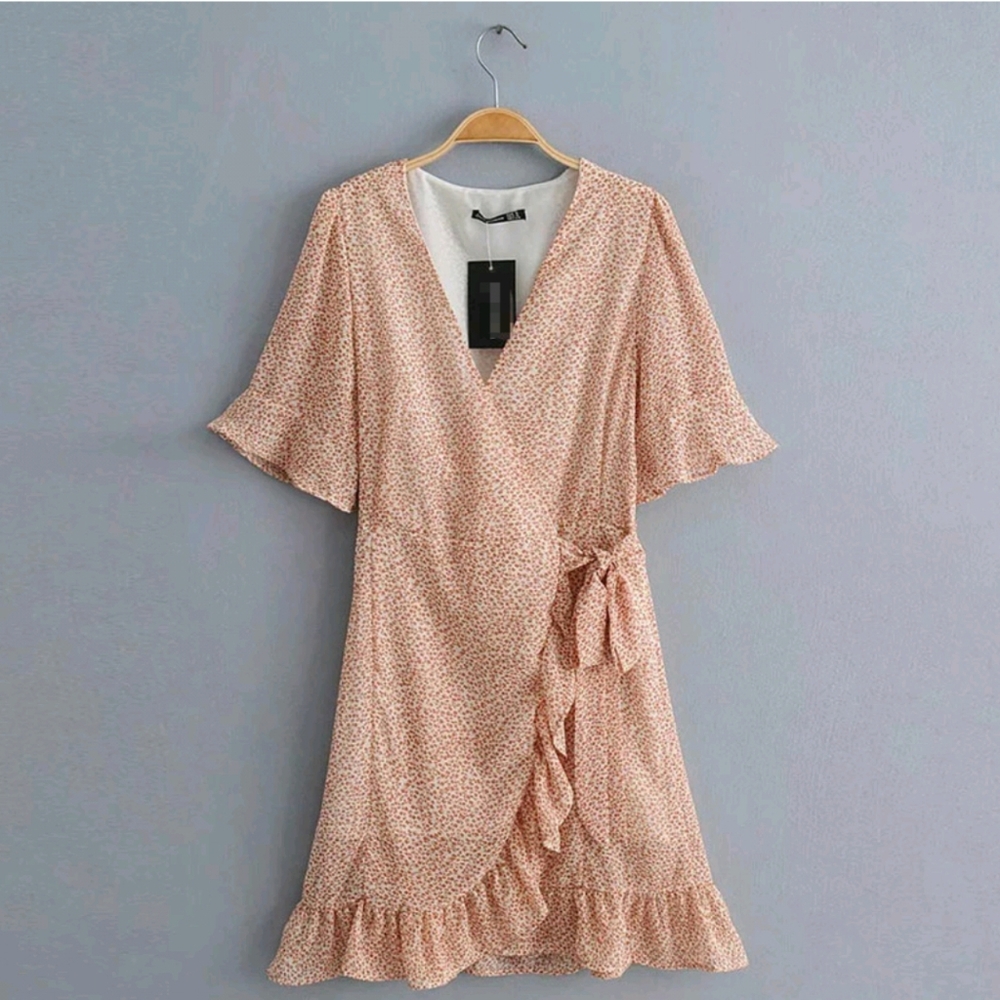 V-Neck Floral Printed Flare Lace-up Dress - Picture 4 of 8